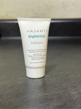 Vasanti Brighten Up! Enzymatic Facial Exfoliator Mini size, 20 g Travel Size